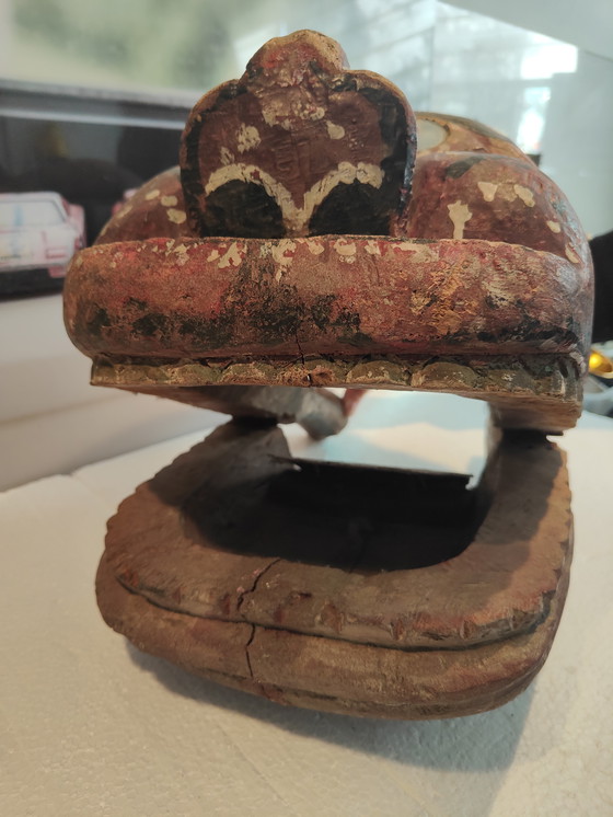 Image 1 of Masque de procession en laque rouge de Shishi Lion Chien Meiji, vers 1880