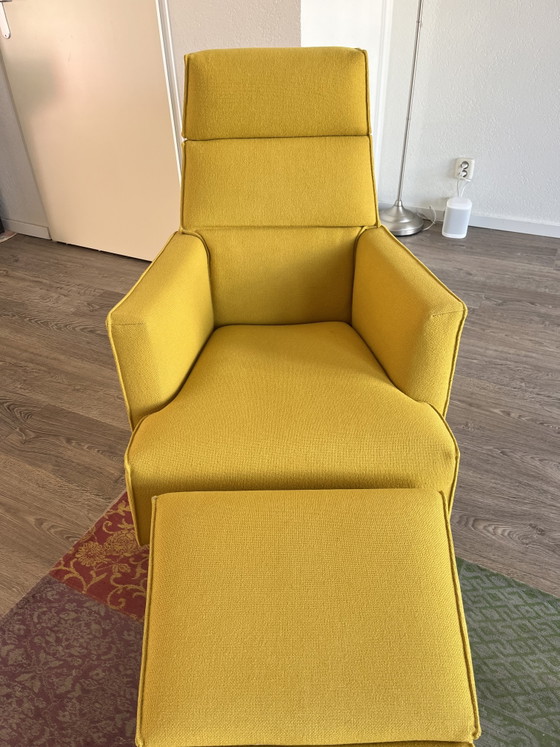 Design on Stock Solo Fauteuil + Ottoman | Roderick Vos | Okergeel – Textile (photo 3 of 6)