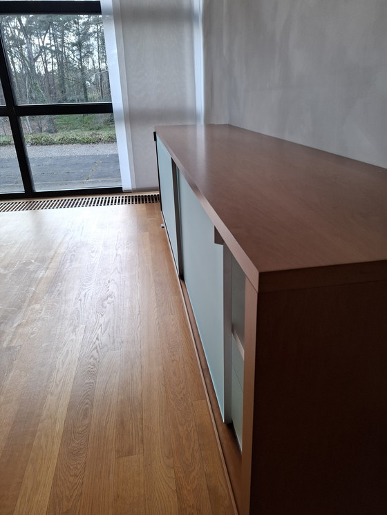 Image 1 of Aparador Globe de madera de cerezo de Molteni