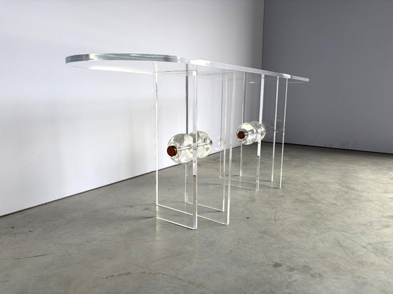 Messing en Lucite Console, jaren 70 – Plexiglass, Brass (photo 7 of 12)