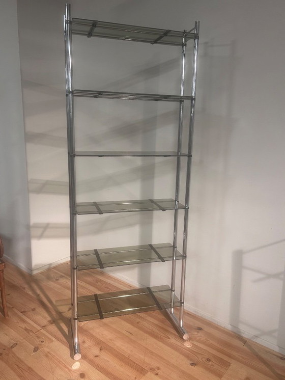 Image 1 of Scaffale anni Settanta in cromo con vetro fumé