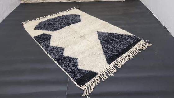 Image 1 of Large Berber rug, handwoven in the traditional Moroccan style, size 3/4 m