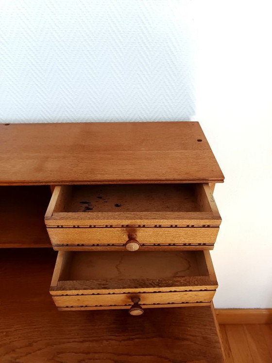 Image 1 of Escritorio escalonado Art Déco en roble claro.