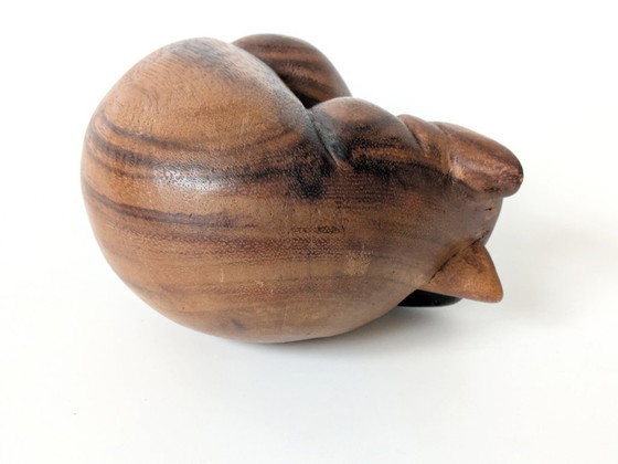 Image 1 of Figurine de chat siamois endormi à crinière de main | Teck milieu du siècle