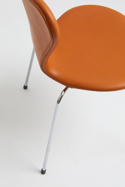 Arne Jacobsen sevnes in pelle color cognac