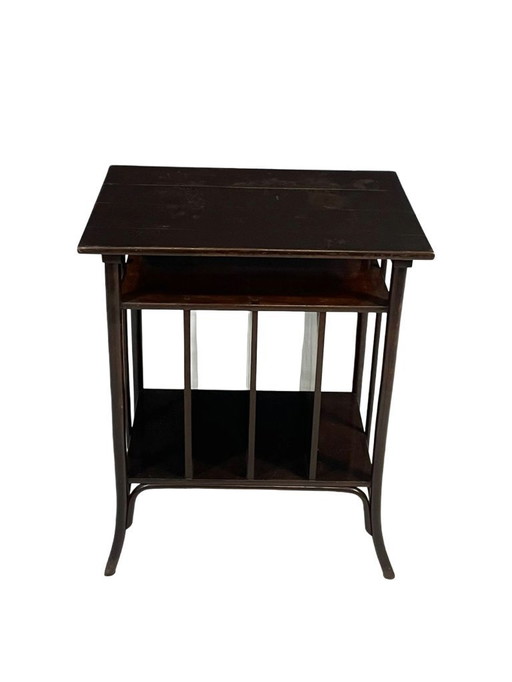 Mesa Art Nouveau de Gebrüder Thonet, modelo 11611, ca. 1910