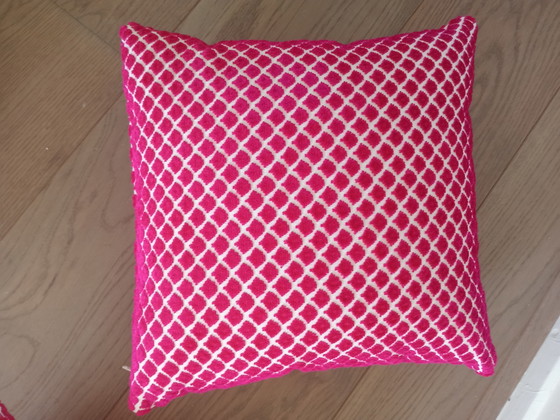 Zwei rosa Jacquard-Dekokissen – Textile (photo 3 of 5)