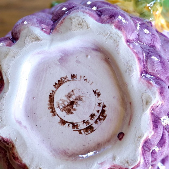 Image 1 of Grande carafe ancienne en barbotine de Bassano, raisin