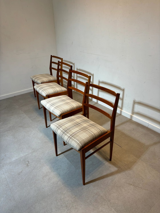 Ensemble de quatre chaises McIntosh vintage – Chaises de salle à manger (photo 4 of 5)
