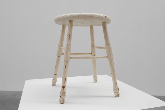 Image 1 of Sgabello basso rustico da fattoria in legno bianco, Francia ca. 1920