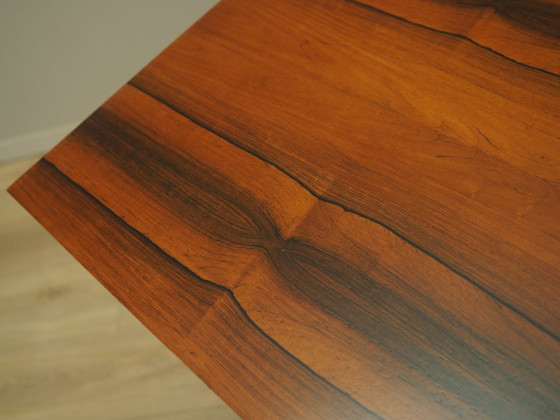 Image 1 of Table en bois de rose, design danois, années 1970, production : Danemark