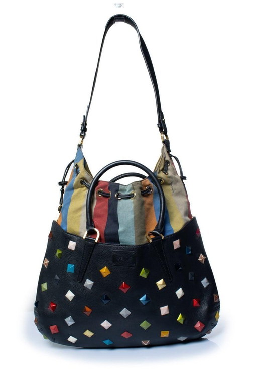 Fendi, borsa tote media convertibile con borchie B.Fab