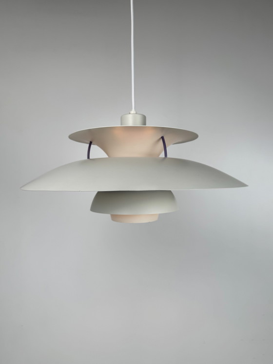 Image 1 of Lampada a sospensione Louis Poulsen PH5 – Un classico senza tempo del design danese