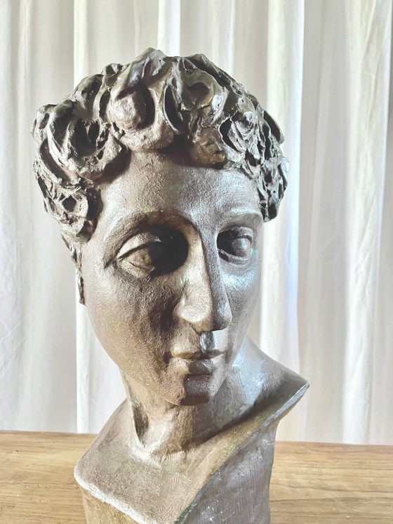 Image 1 of Terracotta bust with a bronze patina, inspired by antiquity, signed