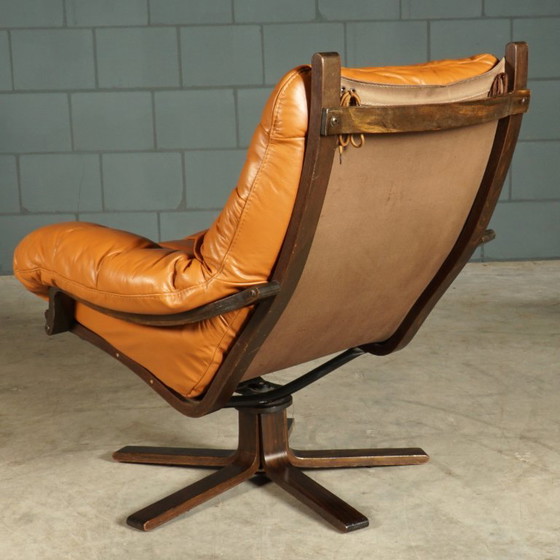 Skandinavischer Drehsessel aus der Mitte des 20. Jahrhunderts – cognacfarbenes Leder – 1970er Jahre – Canvas (photo 5 of 12)