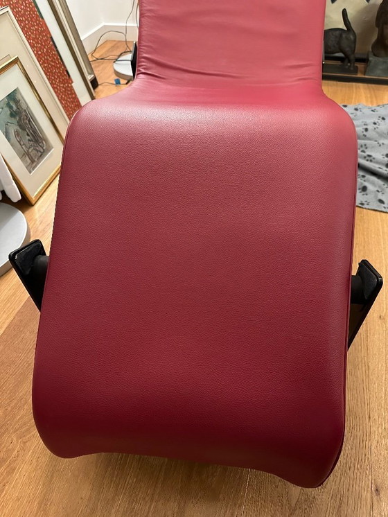 Image 1 of Original Cassina LC4 Chaise Longue – Vintage (50 years) with like-new red leather upholstery