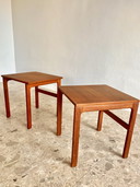 2x Deense modernistische bijzettafels uit de jaren 60, gemaakt van teakhout
