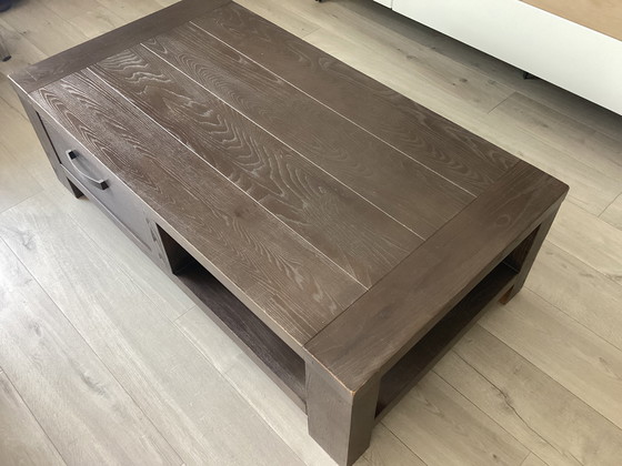 Image 1 of Beautiful coffee table with spacious drawer