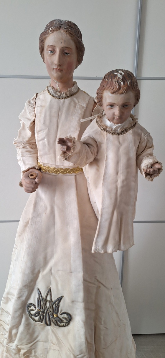 Image 1 of Wunderschöne antike Pfahlmadenfigur aus dem 18. Jahrhundert