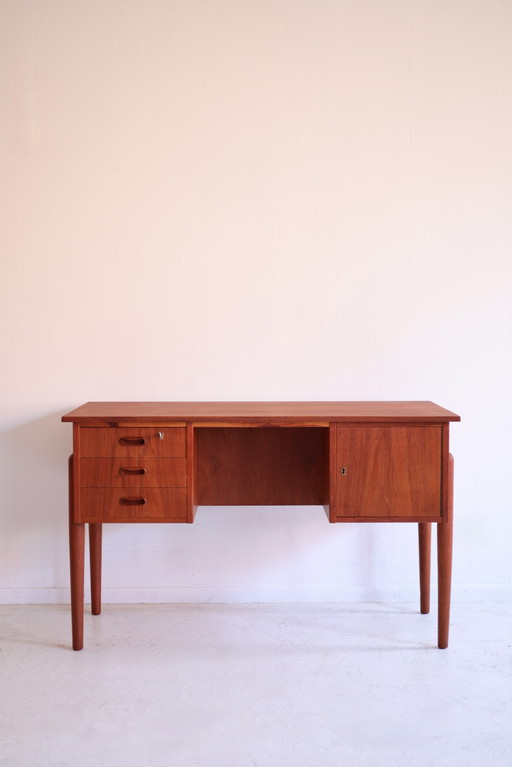 Dänischer Schreibtisch aus den 1960er Jahren – bureau, Wood