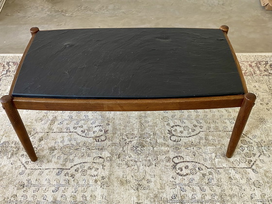 Image 1 of Mesa de centro de diseño con pizarrasMagnus Olesen,Dinamarca, 1960