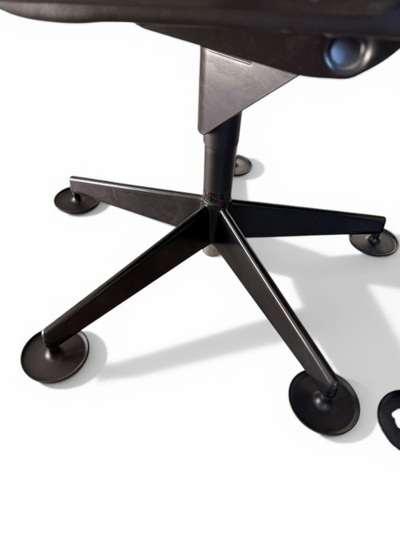 Image 1 of Een paar bureaustoelen van Richard Sapper voor Knoll - Zwart leer op glijders, circa 1979