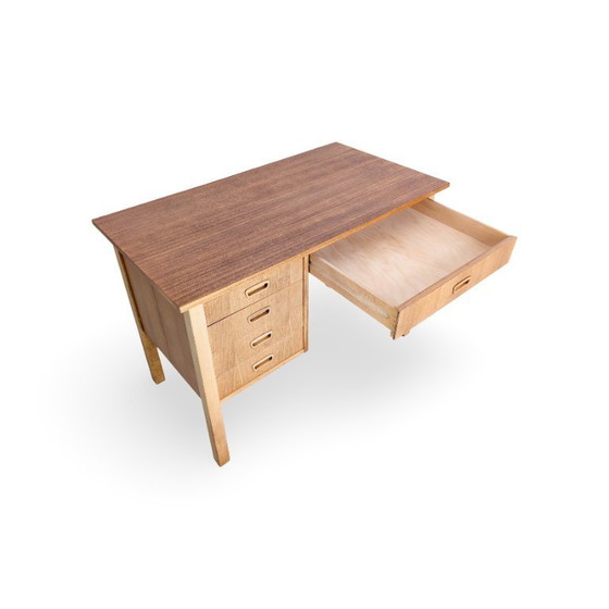 Image 1 of Origineel bureau uit het midden van de vorige eeuw, gemaakt van teakhout en eikenhout, vintage Deens design.