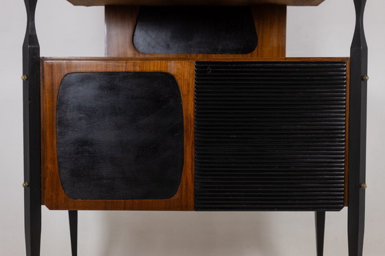 Image 1 of Coppia di armadi italiani impiallacciati in teak. Circa 1960.