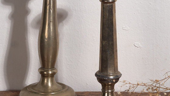 Ensemble de bougeoirs et chandeliers anciens (c.1920). Lot de 2 pièces #4 (photo 3 of 10)