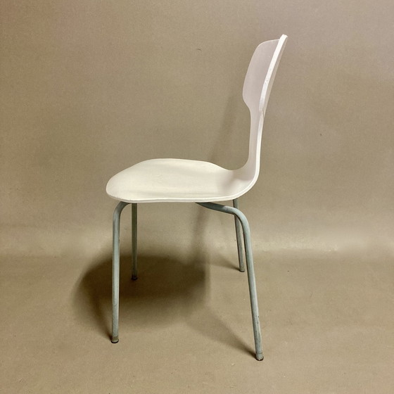 Image 1 of Chaise Modèle 3123 Enfant Arne Jacobsen