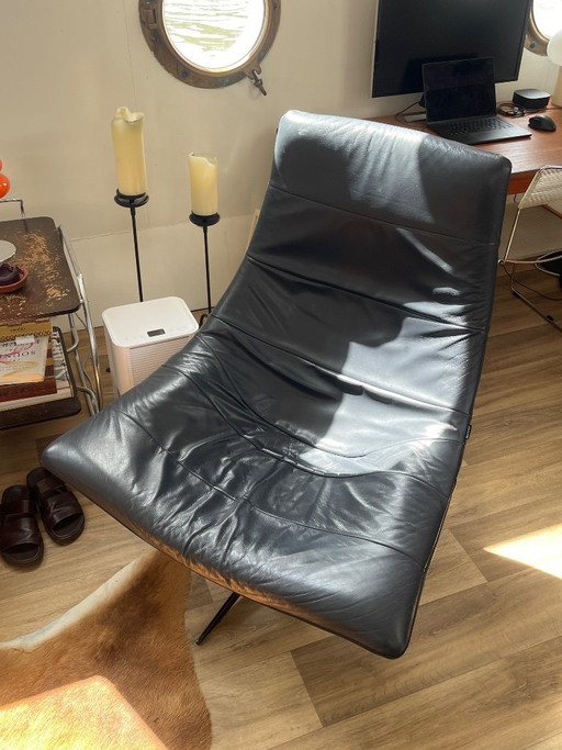 Sillón Bodilson Turner - Cuero negro