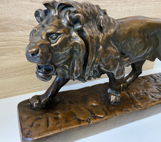 Image 1 of Grande statua antica di leone in bronzo massiccio di Louis Vidal (1831-1892)