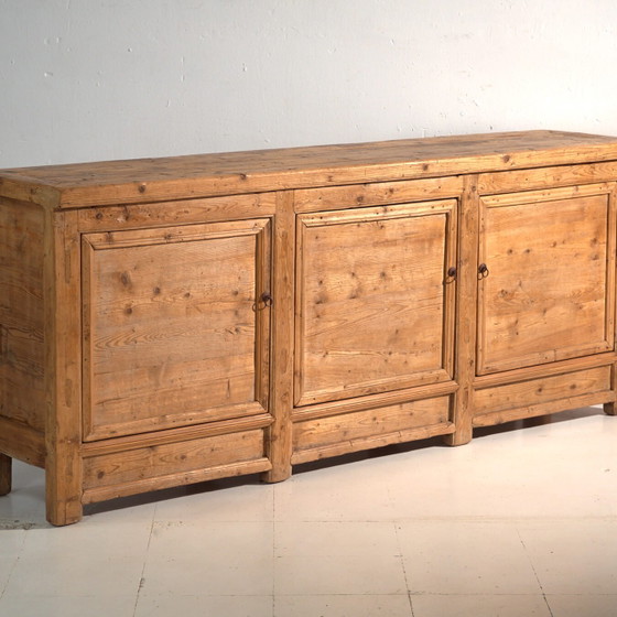 Antique wooden sideboard with three doors (c.1920) (photo 4 of 40)