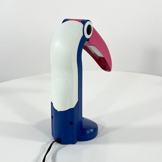 Image 1 of Lampe Toucan Bleu et Rose par H.T. Huang pour Huanglite, années 1980