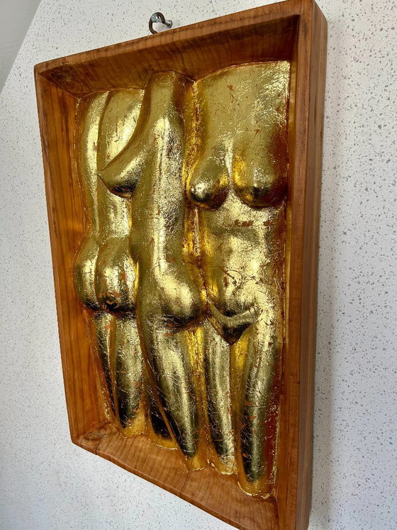 Golden ladies frame – Beeldhouwkunst, Goud, Hout (photo 2 of 13)