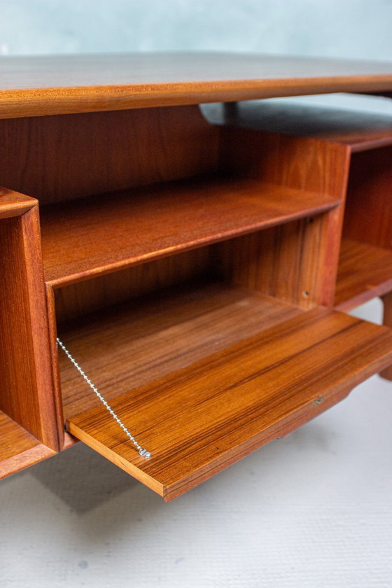 Image 1 of Vintage teakhouten secretair bureau, ladekast, Deens Riis Antonsen