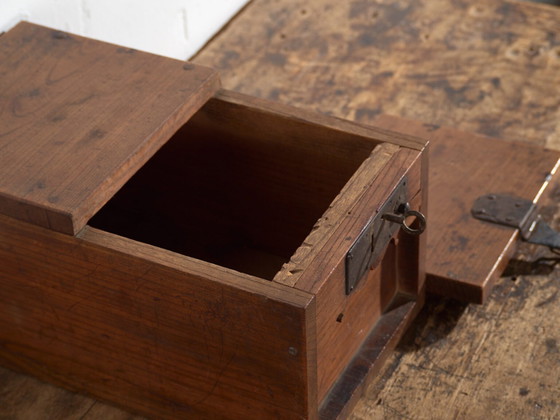 Antique Japanese chest with iron lock – Japan, circa 1880 – Chest of drawers (photo 33 of 40)