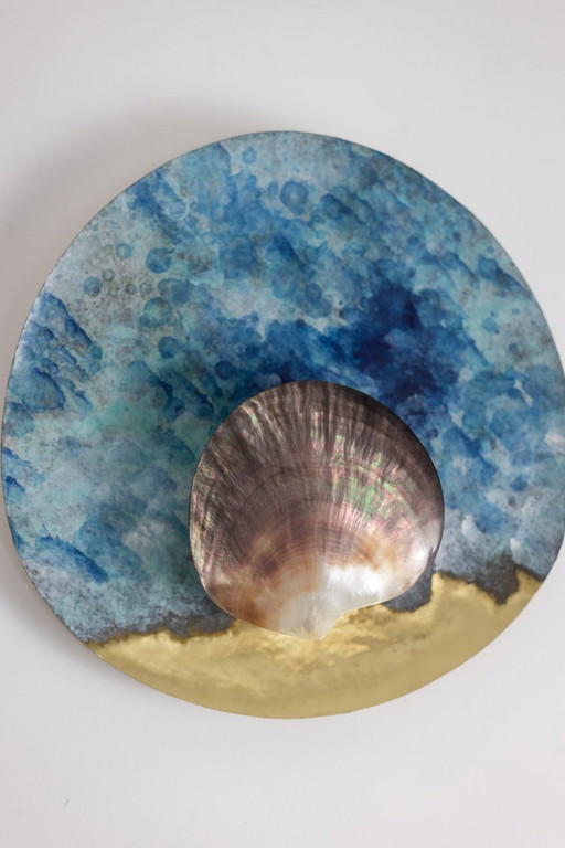 Coppia di applique da parete, modello "madreperla nera". Opera contemporanea.