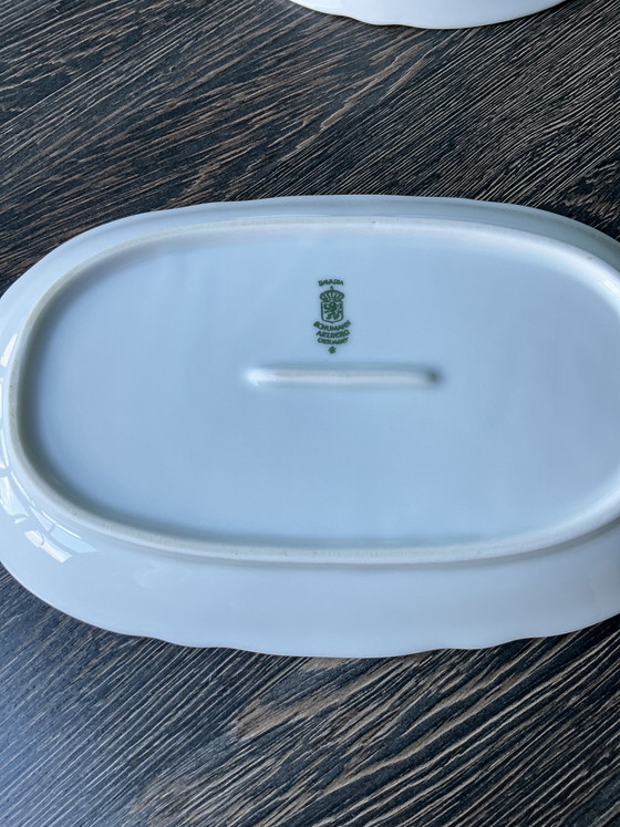 Image 1 of Piatto da portata e fruttiera in porcellana con piedistallo