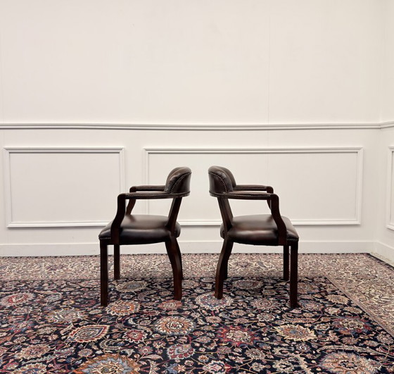 Juego de sillas de oficina Chesterfield inglesas – Sillones, Leather, Wood (photo 3 of 9)