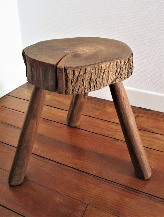 Image 1 of Dreibeiniger Hocker aus Holz französische Volkskunst