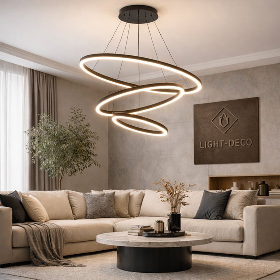 Image 1 of Königlicher Kronleuchter mit 3 schwarzen Acrylkreisen