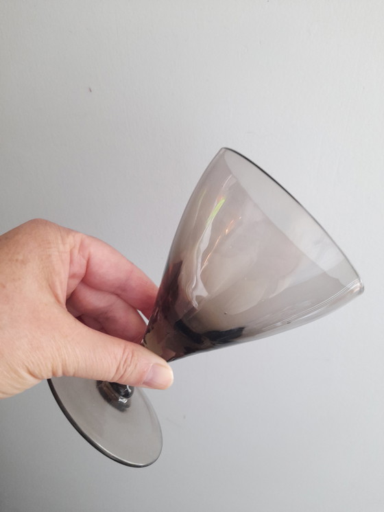 Image 1 of 8 oude grijze geribbelde glazen