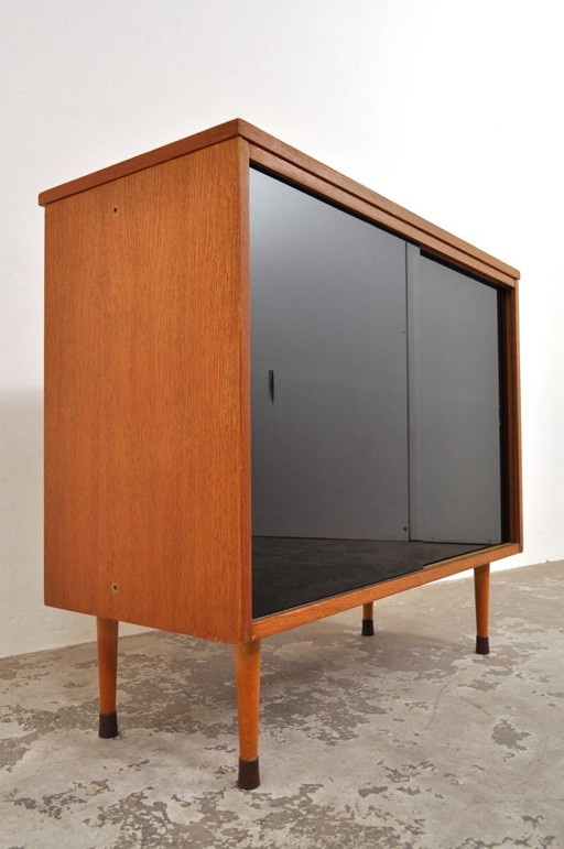 Vitrina antigua de cristal ahumado