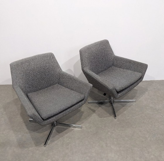 Image 1 of Grauer Sessel im Retro-Design der 1960er Jahre
