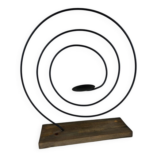 Skulpturaler Spiral-Kerzenhalter