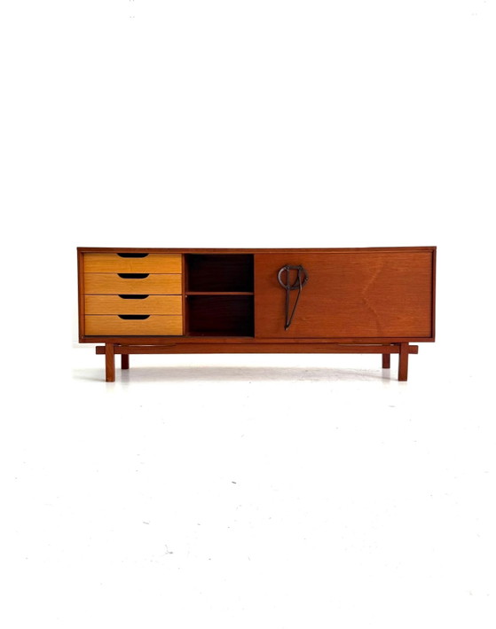 Vintage teak sideboard, Jean Batenburg ‘60 – Wood, Cast Iron (photo 2 of 15)