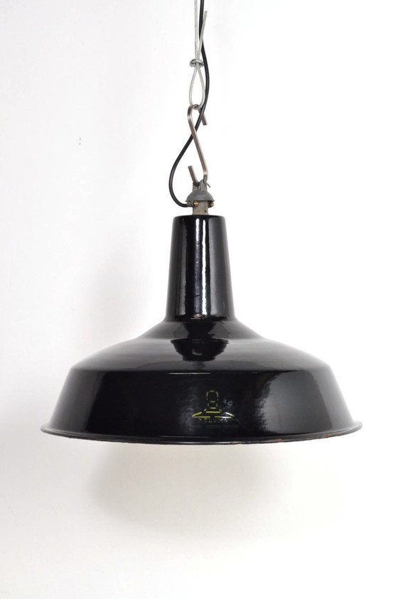 Ensemble de Lampes Industrielles Reluma, années 1940 – Suspensions, Metal (photo 3 of 10)