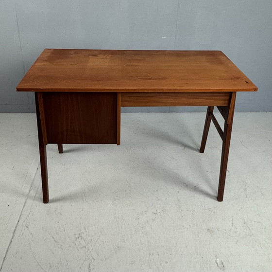 Image 1 of Bureau Vintage en Teck Design Danois