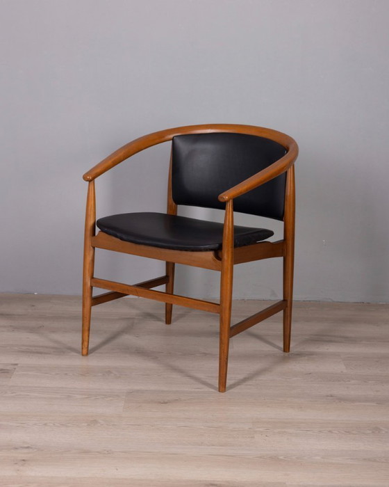 Image 1 of Set di 4 sedie vintage anni '60 in legno e pelle, disegnate da ISA Bergamo.
